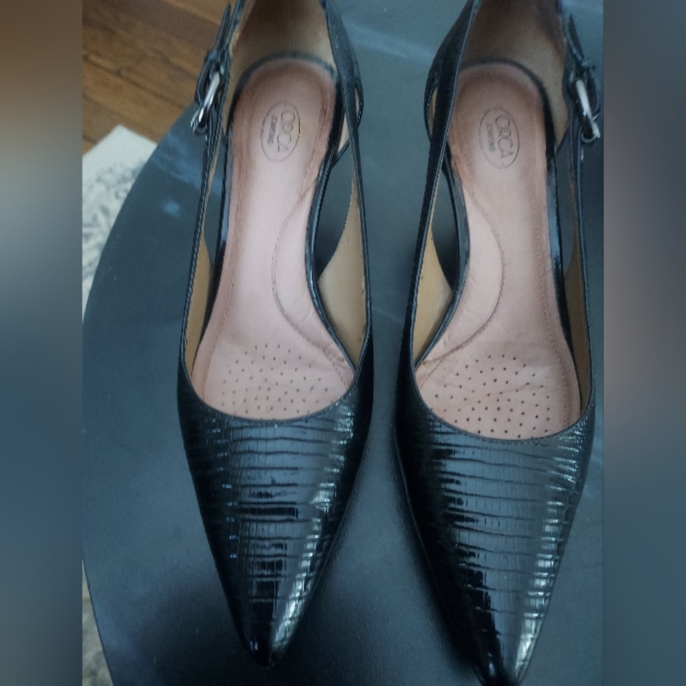 Joan & David Black Textured Heels CALLI LILY KITTEN HEEL